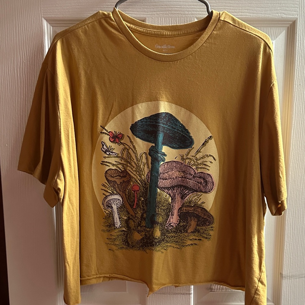 Gold Graphic Crop Top